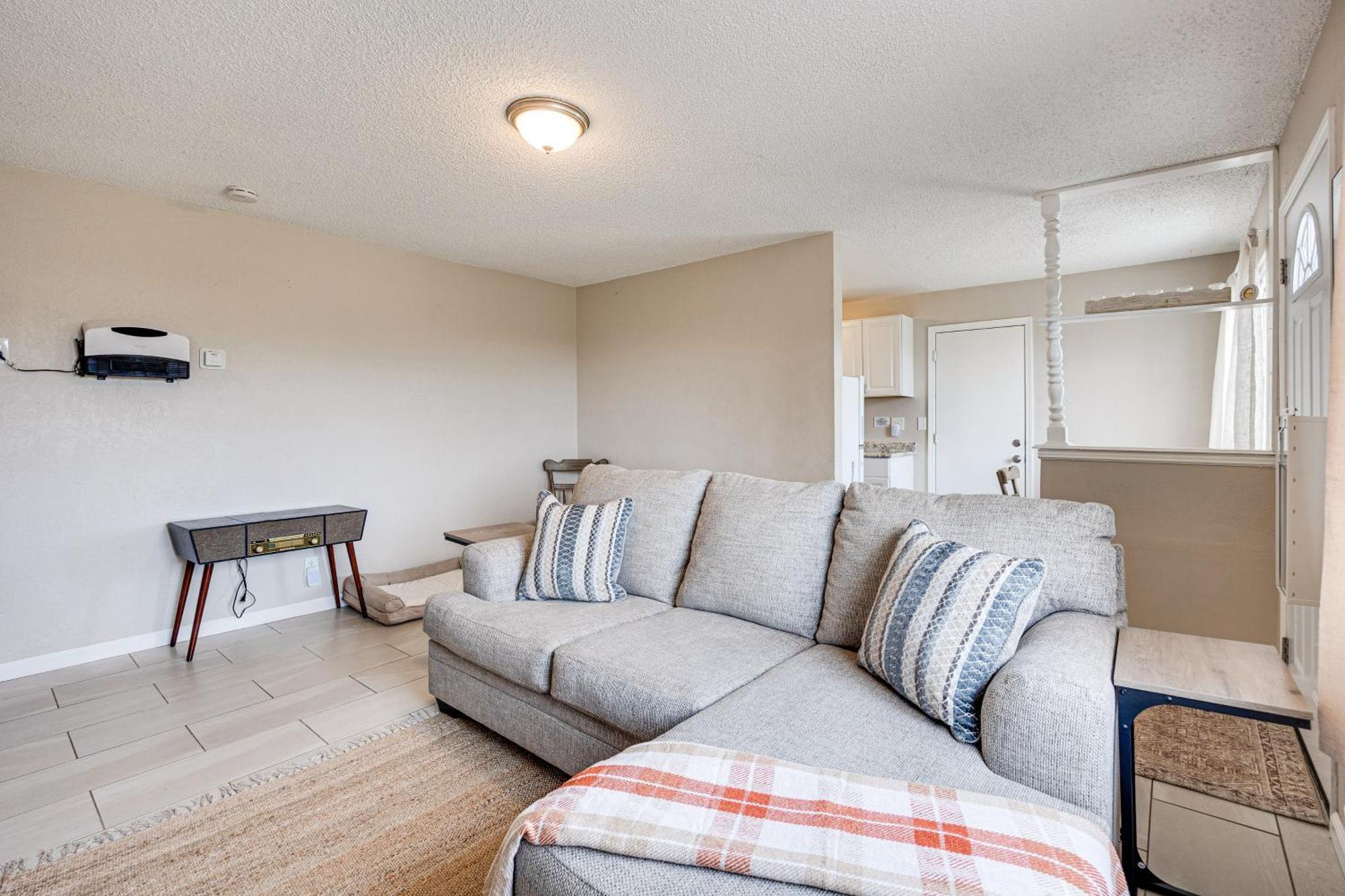 Convenient Joshua Tree Apartment - Walk To Town! Εξωτερικό φωτογραφία