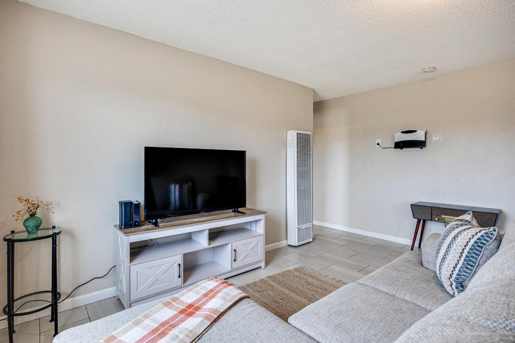 Convenient Joshua Tree Apartment - Walk To Town! Εξωτερικό φωτογραφία
