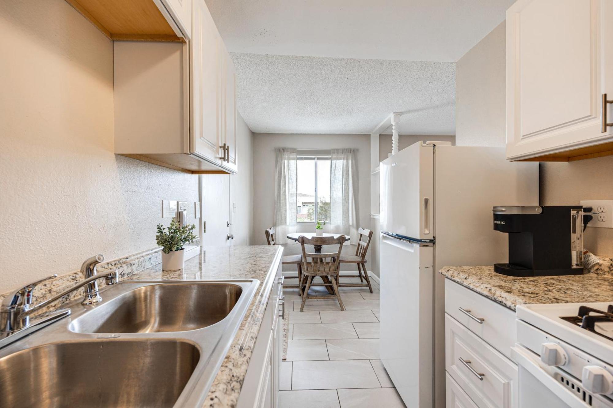Convenient Joshua Tree Apartment - Walk To Town! Εξωτερικό φωτογραφία