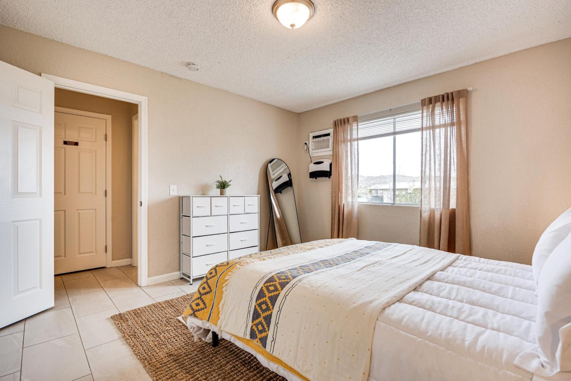 Convenient Joshua Tree Apartment - Walk To Town! Εξωτερικό φωτογραφία
