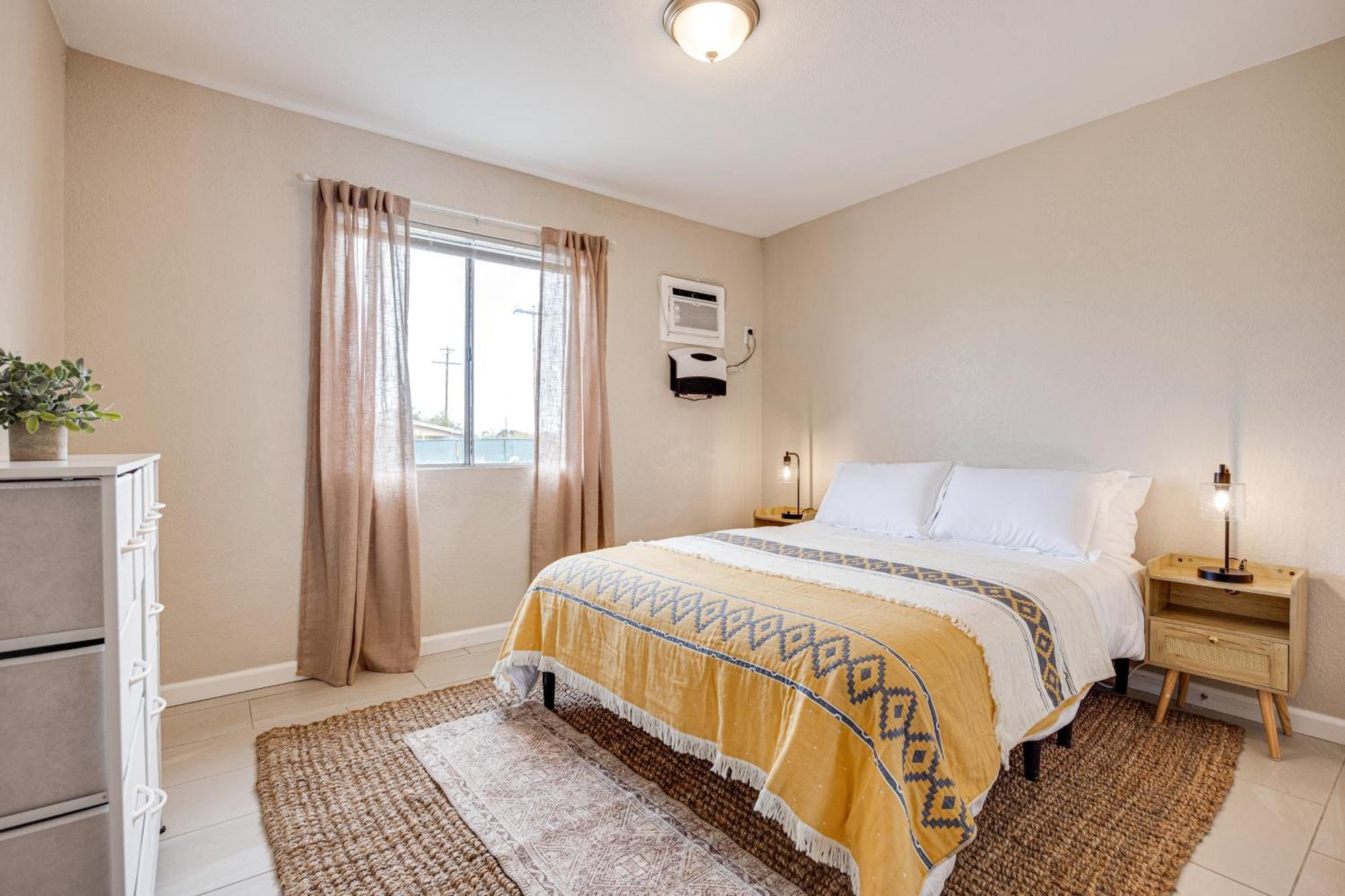 Convenient Joshua Tree Apartment - Walk To Town! Εξωτερικό φωτογραφία