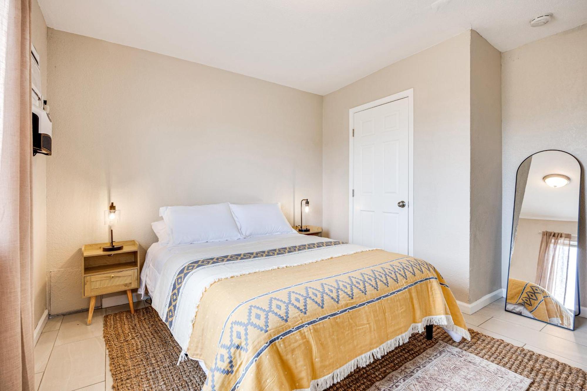 Convenient Joshua Tree Apartment - Walk To Town! Εξωτερικό φωτογραφία